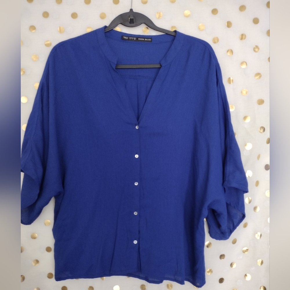 Zara button shirt, very nice . Nwot just never wore it . Beautiful blue